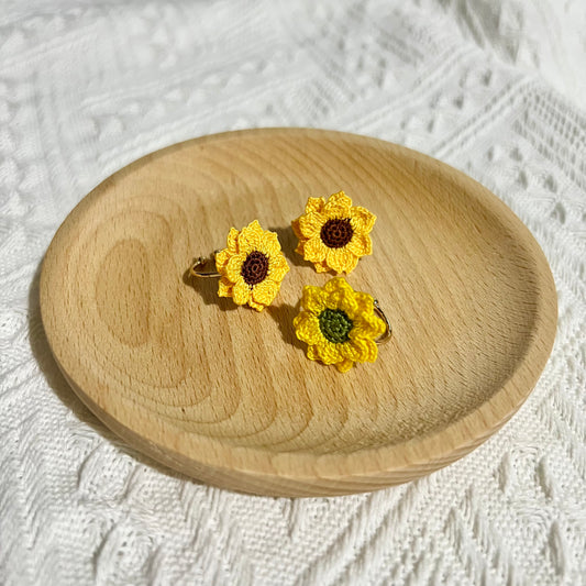 micro crochet sunflower ring