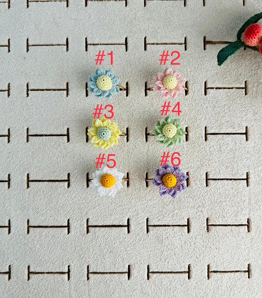 Micro Crochet Chamomiles Rings